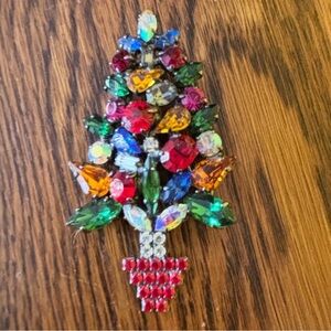 Vintage Carolee Multicolor Rhinestone Christmas Tree Brooch Pin Festive